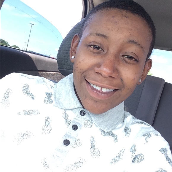 Meet your Posher, Tori - Picture 1 of 1